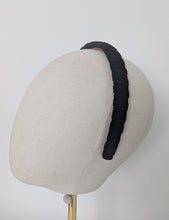 Load image into Gallery viewer, Iris