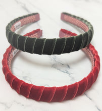 Load image into Gallery viewer, Iris