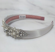 Load image into Gallery viewer, Neruda