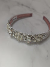 Load image into Gallery viewer, Neruda