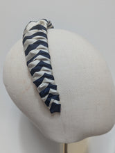 Load image into Gallery viewer, Parker