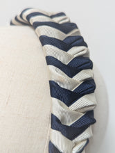 Load image into Gallery viewer, Parker