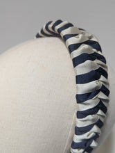 Load image into Gallery viewer, Parker