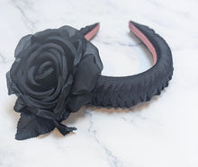 Load image into Gallery viewer, Lytton Floral