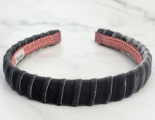 Load image into Gallery viewer, Iris