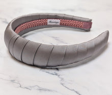 Load image into Gallery viewer, Torrington