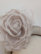 Load image into Gallery viewer, Lytton Floral