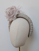 Load image into Gallery viewer, Lytton Floral