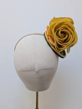 Load image into Gallery viewer, Rosa