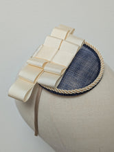 Load image into Gallery viewer, Elvira