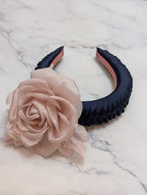 Load image into Gallery viewer, Lytton Floral