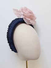 Load image into Gallery viewer, Lytton Floral