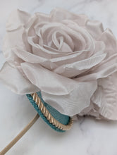 Load image into Gallery viewer, Rosa