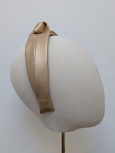 Load image into Gallery viewer, Lyra Twist