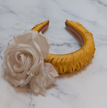 Load image into Gallery viewer, Lytton Floral