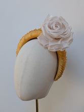 Load image into Gallery viewer, Lytton Floral