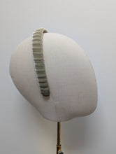 Load image into Gallery viewer, Iris