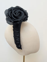 Load image into Gallery viewer, Lytton Floral