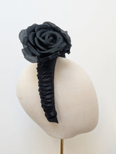 Load image into Gallery viewer, Lytton Floral