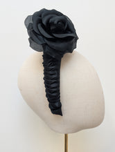 Load image into Gallery viewer, Lytton Floral