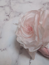 Load image into Gallery viewer, Delphine