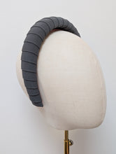 Load image into Gallery viewer, Cavendish