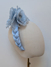 Load image into Gallery viewer, Delphine