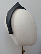 Load image into Gallery viewer, Lyra Twist