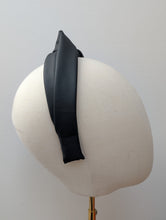 Load image into Gallery viewer, Lyra Twist