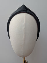 Load image into Gallery viewer, Lyra Twist