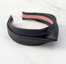 Load image into Gallery viewer, Lyra Twist