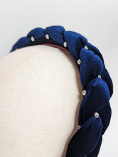 Load image into Gallery viewer, Boleyn