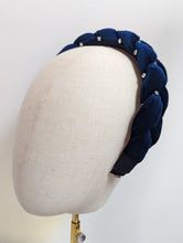 Load image into Gallery viewer, Boleyn