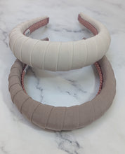 Load image into Gallery viewer, Cavendish