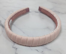 Load image into Gallery viewer, Iris