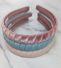 Load image into Gallery viewer, Iris