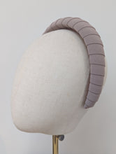 Load image into Gallery viewer, Cavendish