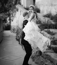 Load image into Gallery viewer, Omorfia