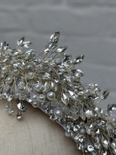 Load image into Gallery viewer, Omorfia