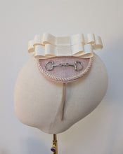 Load image into Gallery viewer, Victoria