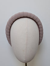 Load image into Gallery viewer, Cavendish