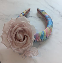 Load image into Gallery viewer, Lytton Floral
