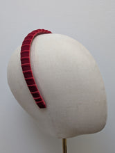 Load image into Gallery viewer, Iris