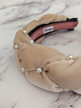 Load image into Gallery viewer, Boleyn