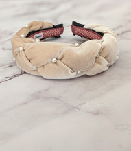 Load image into Gallery viewer, Boleyn