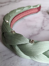 Load image into Gallery viewer, Illyria