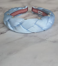 Load image into Gallery viewer, Illyria