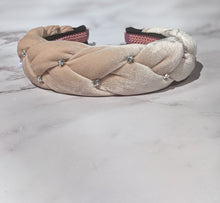 Load image into Gallery viewer, Boleyn