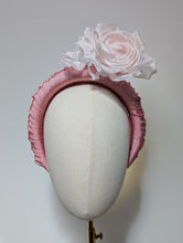 Load image into Gallery viewer, Lytton Floral
