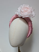 Load image into Gallery viewer, Lytton Floral
